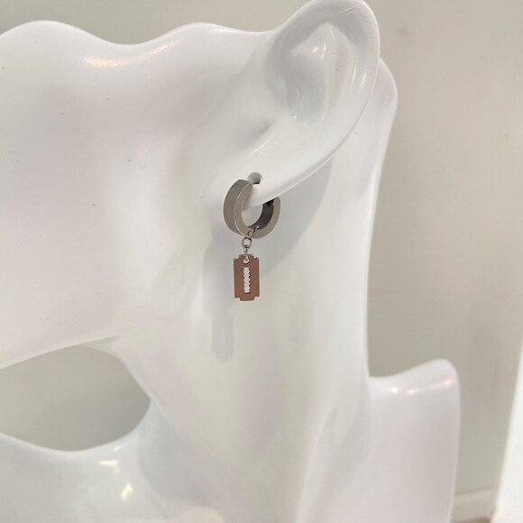 Stainless Steel Hoop Earrings With Razor Blade Charm Unisex Jewelry Hypoallergen - Picture 5 of 12